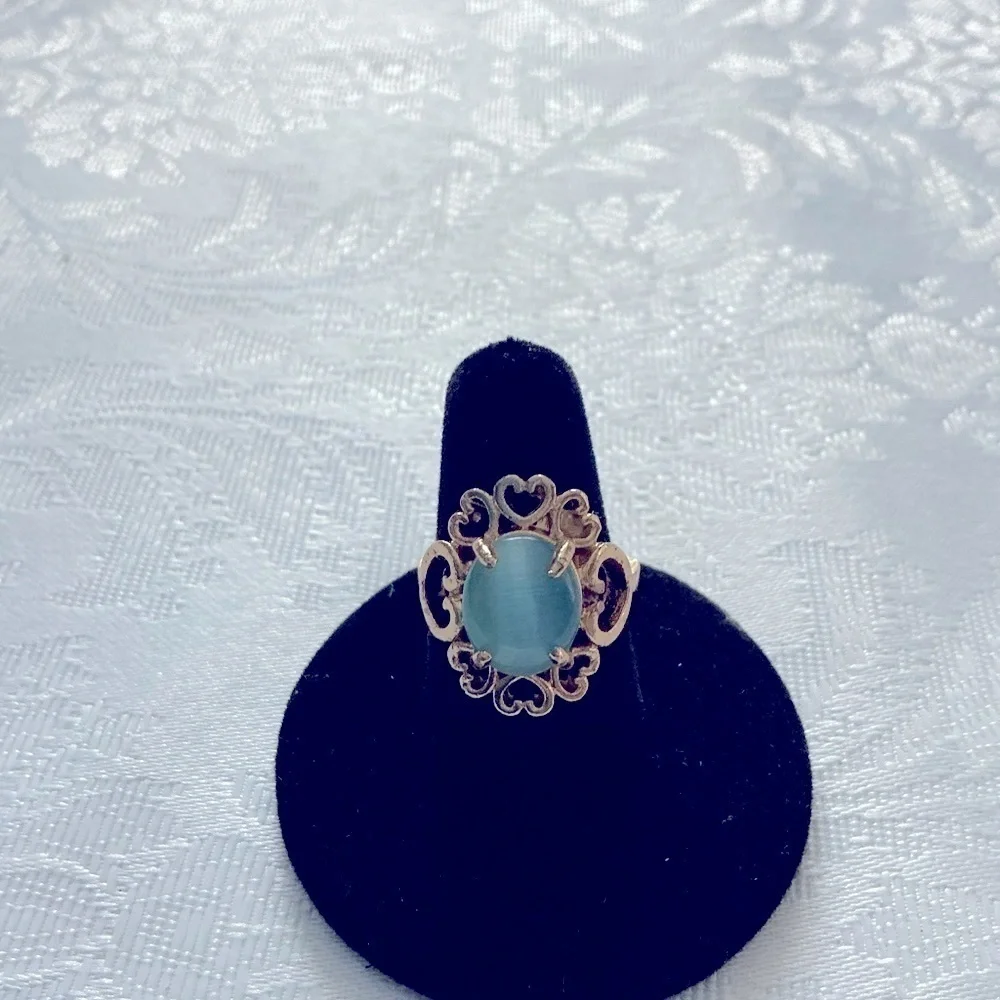 Blue Heart-Embellished Gold Tone Women's Ring.